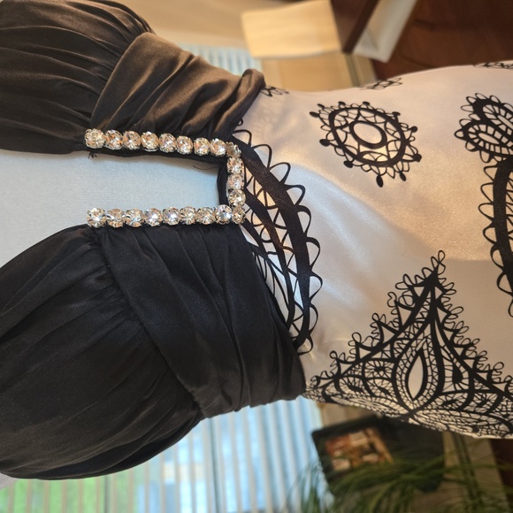 Vintage Cache Y2K Embellished Plunge Halter Paisly Satin Evening Gown Size 2 - Picture 4 of 11